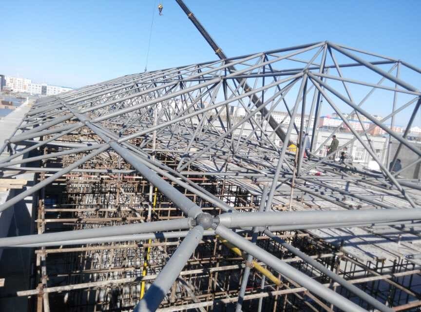 沈阳商贸城屋顶网架工程